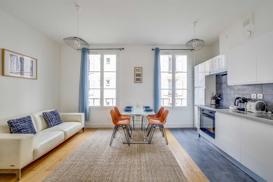 Kitchen or kitchenette, Living room, Dining area