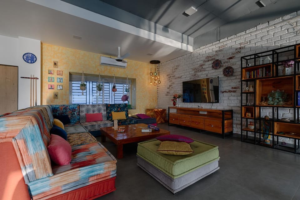 TV and multimedia, Living room, Seating area, air conditioner