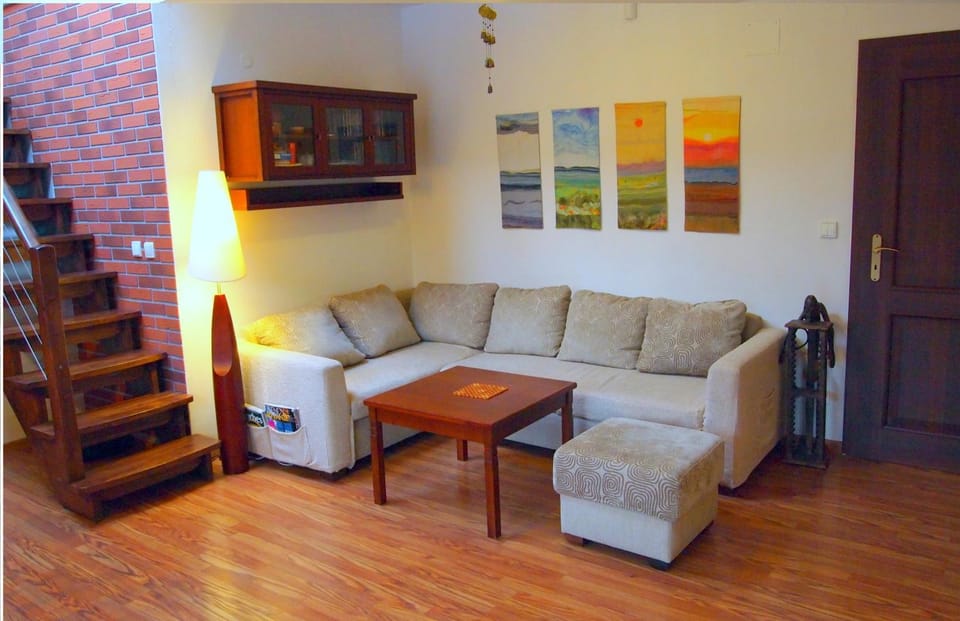Living room, Photo of the whole room, Decorative detail, Decorative detail