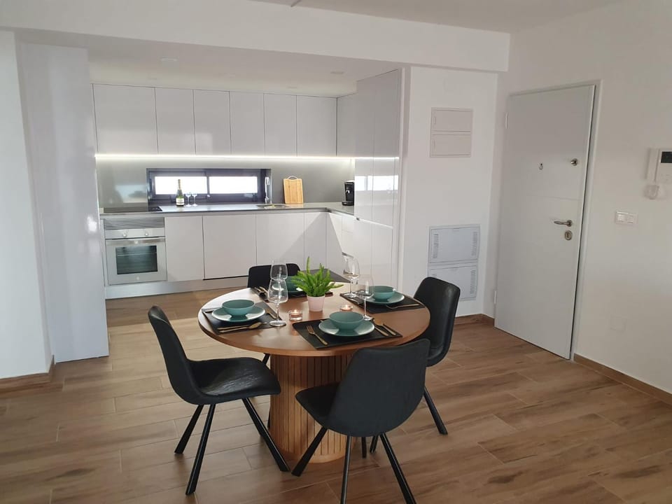 Property building, Dining area, kitchen