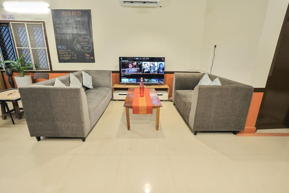 Communal lounge/ TV room