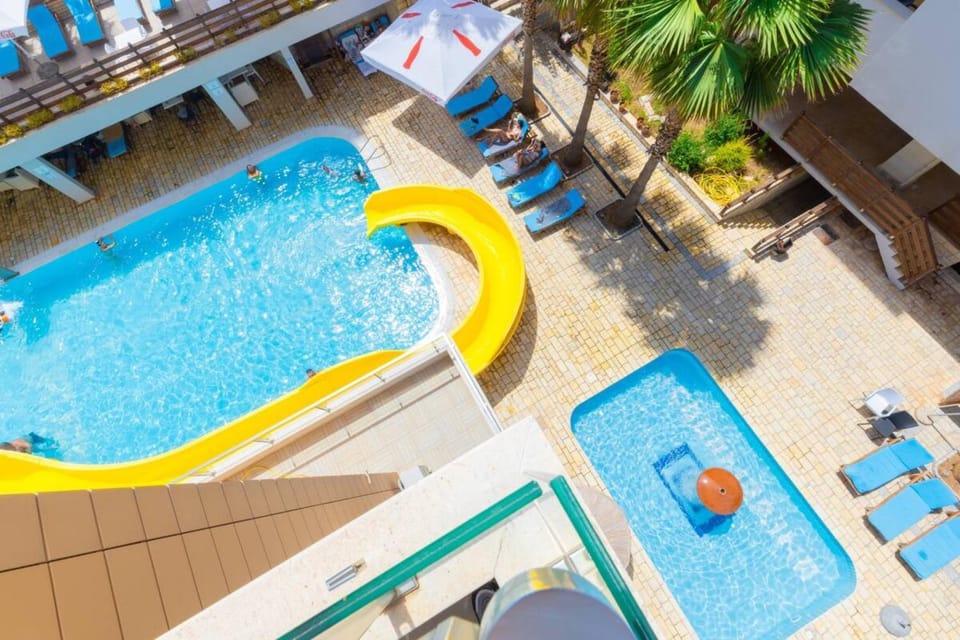 Business facilities, Pool view, Swimming pool, Sports, sunbed