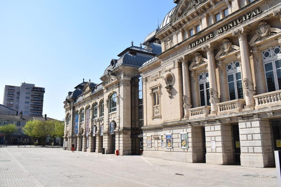 La Perle Bleue - air conditioning - ground floor Apartment in Auvergne-Rhône-Alpes
