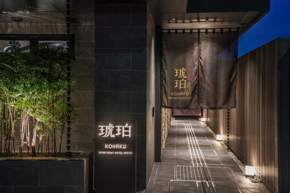 Facade/entrance, Night