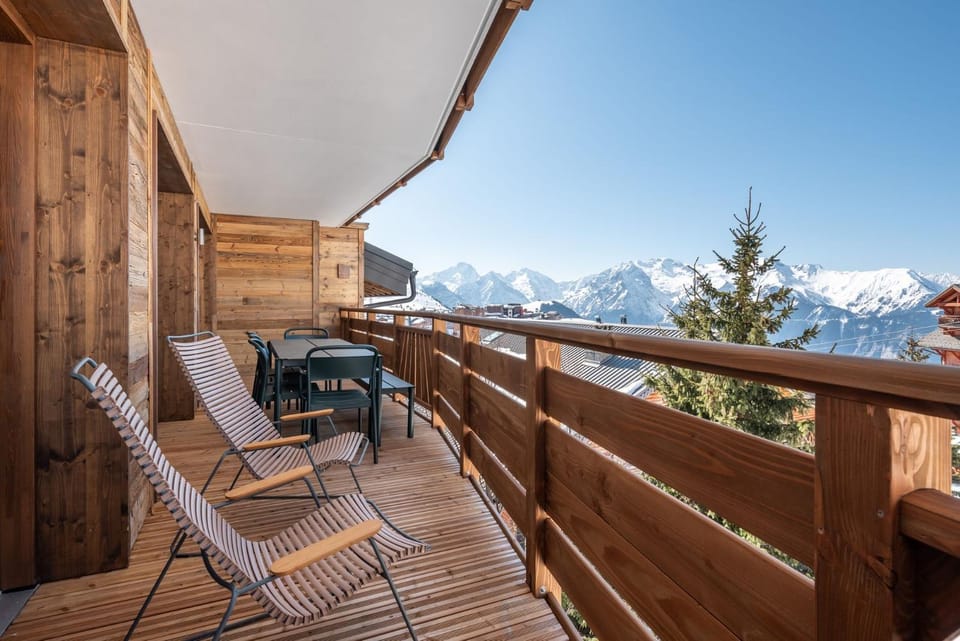 Day, Natural landscape, Balcony/Terrace, Mountain view