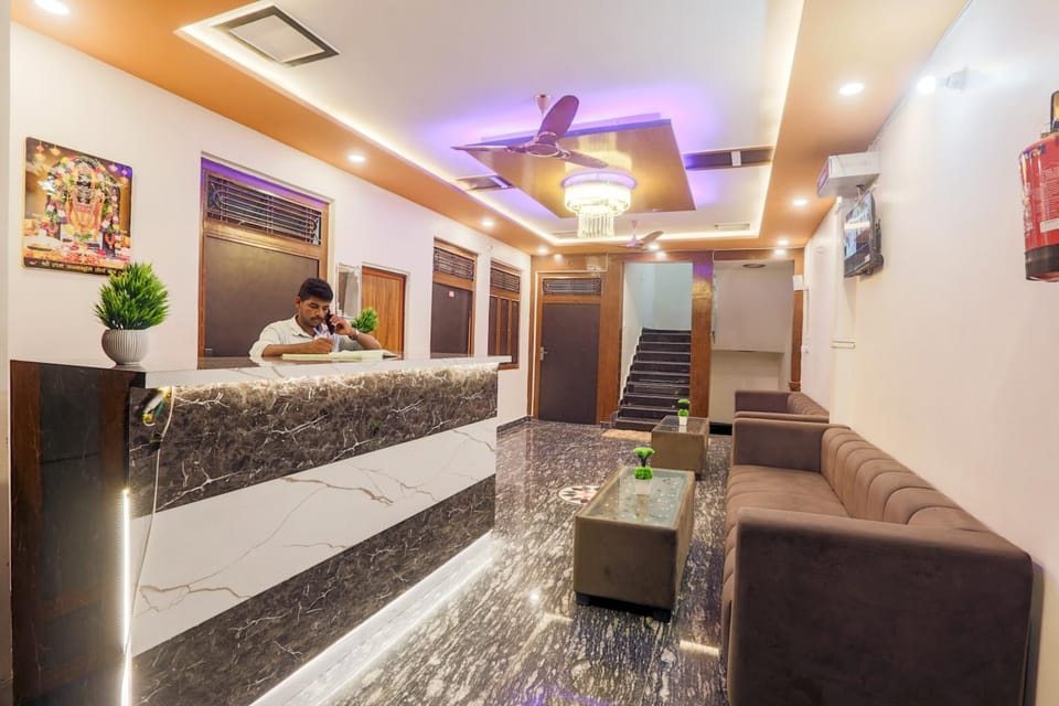 TV and multimedia, Living room, Lobby or reception, Seating area, fireplace