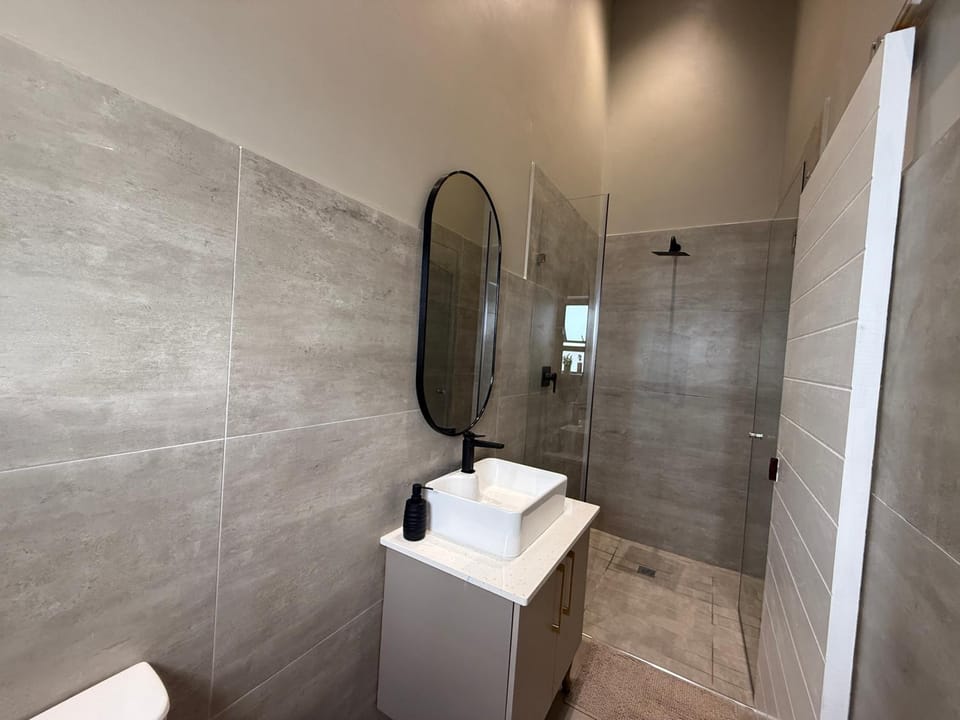 Shower, Bathroom, towels