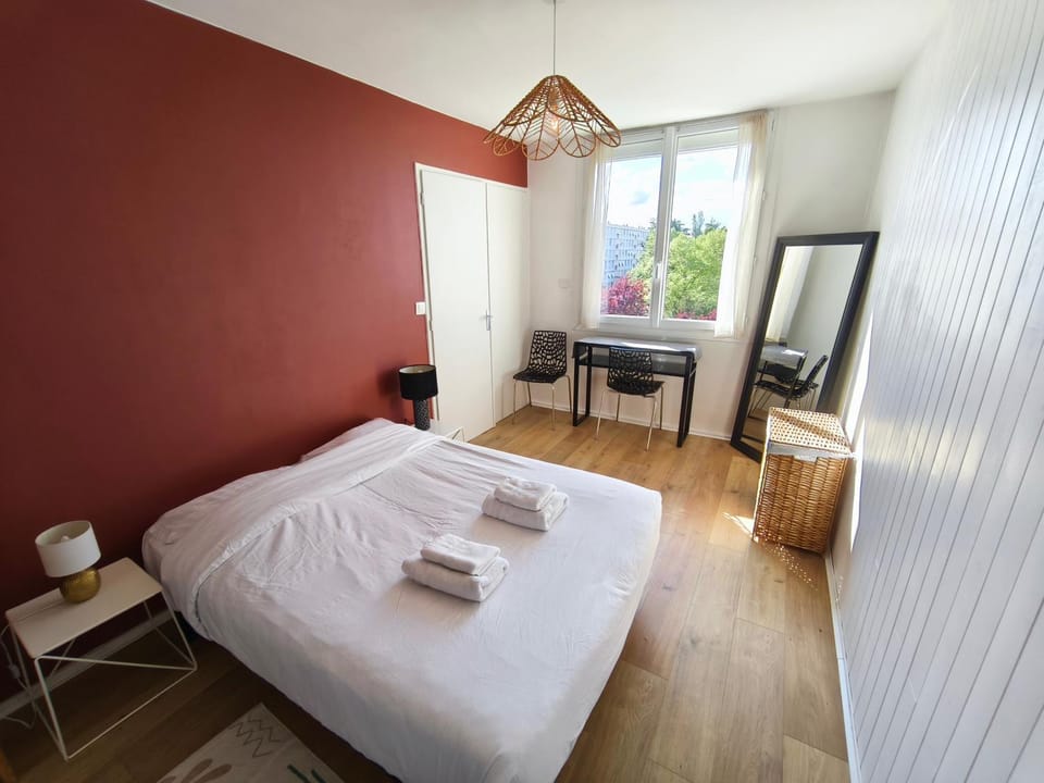 Bed, Photo of the whole room, Bedroom, towels, wardrobe