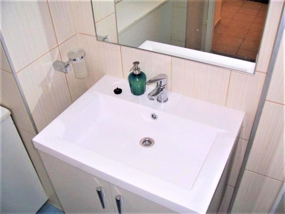 Bright Apartment Budapest Hostel in Budapest