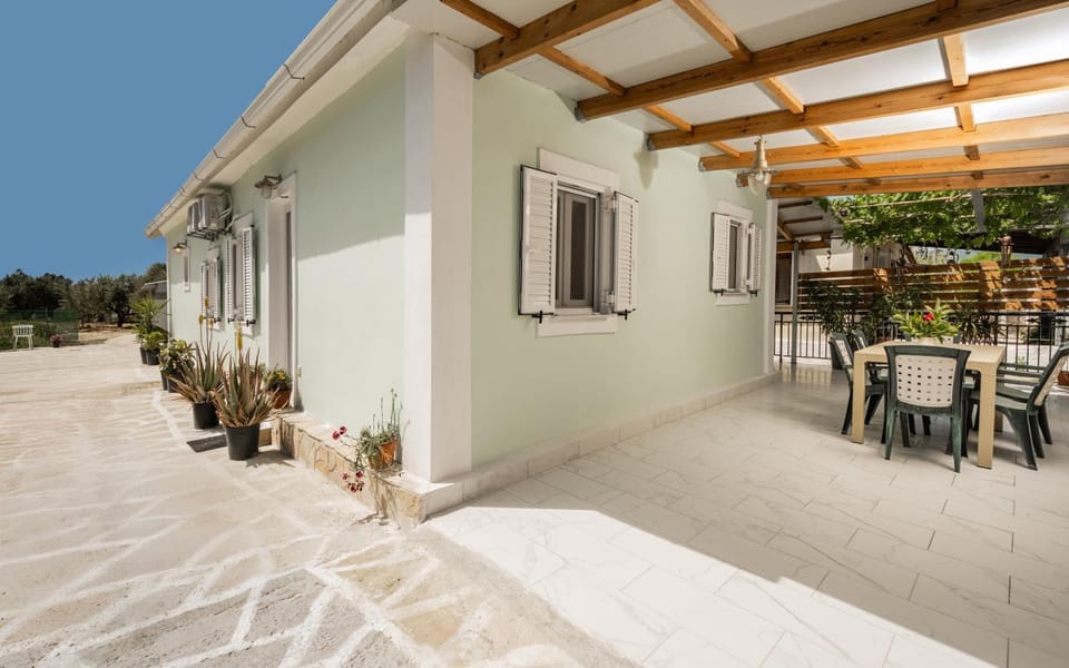 Day, Garden, Balcony/Terrace