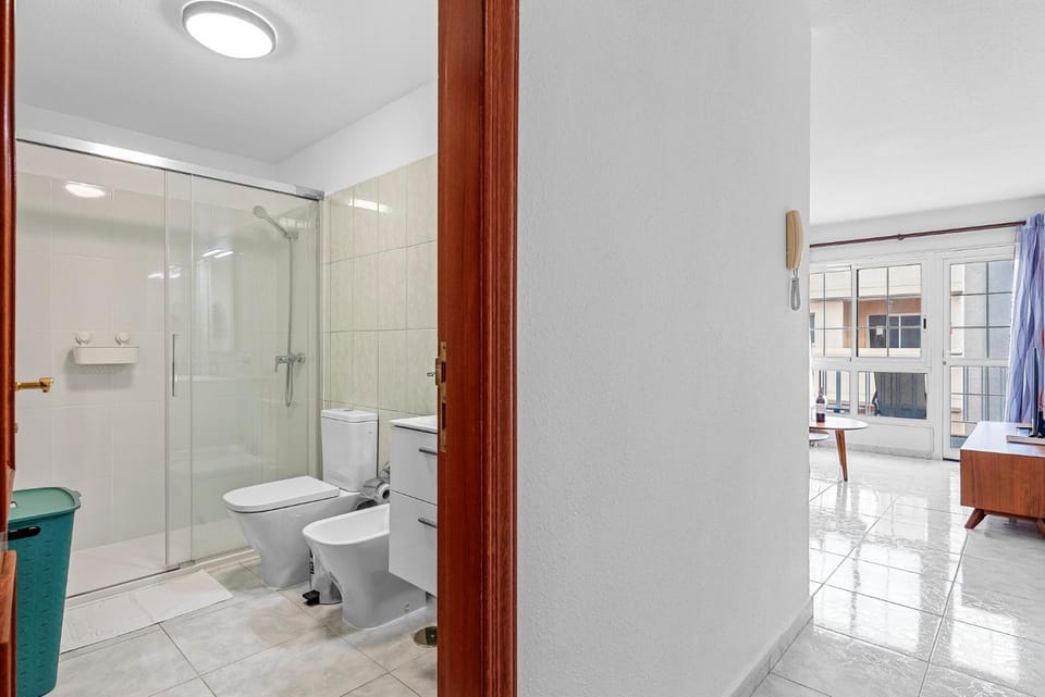 Bathroom, Photo of the whole room