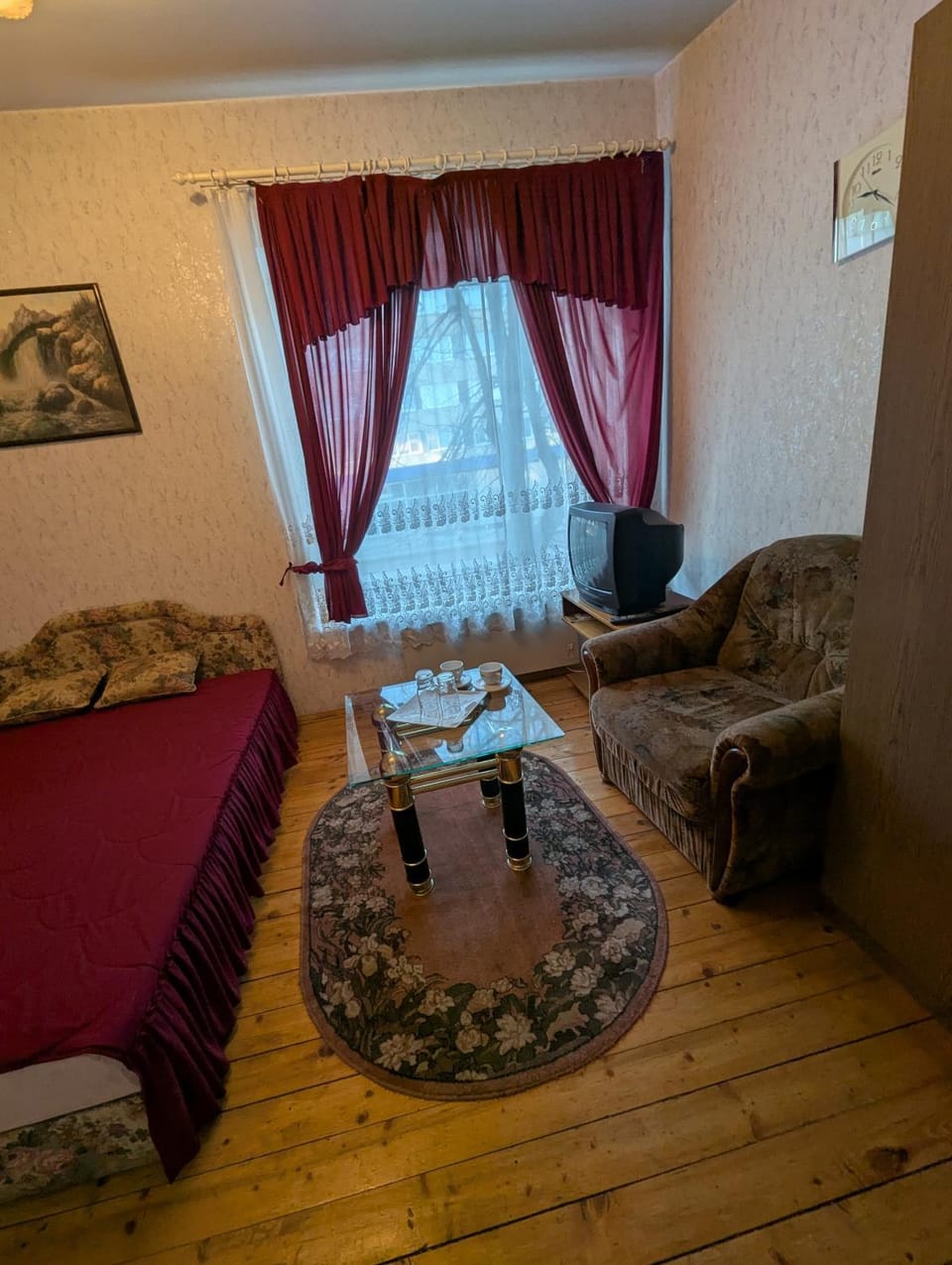 Living room, Photo of the whole room, Bedroom
