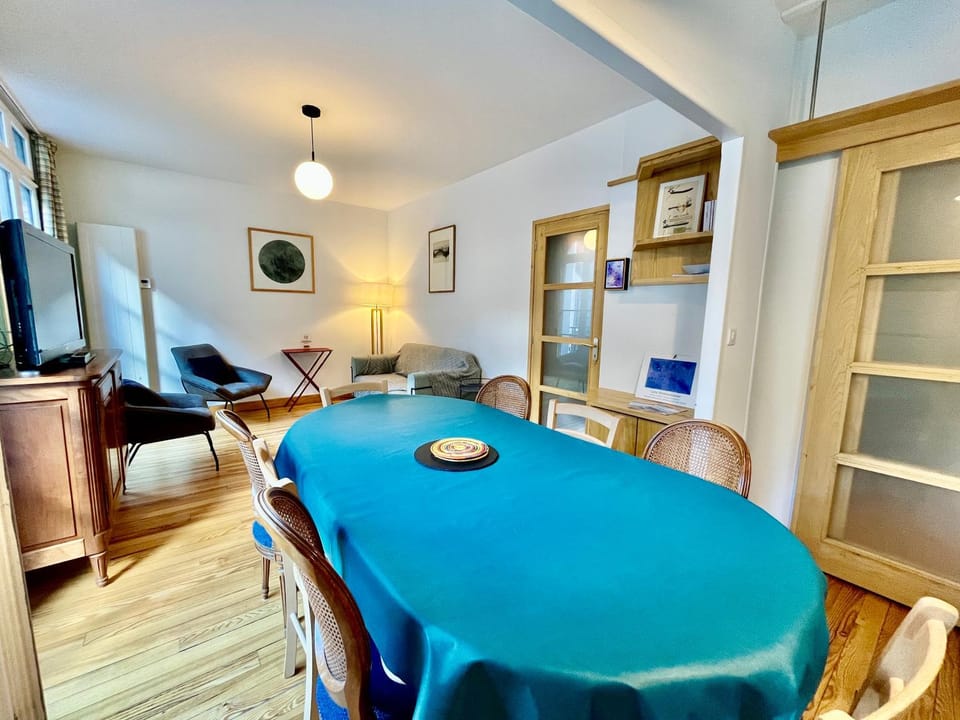Le Néouvielle - 6 Personnes - 10 min Télécabine Cabin in Cauterets