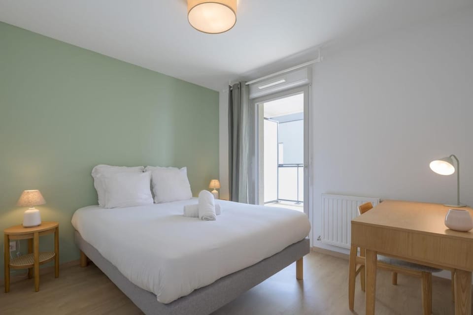 Bed, Bedroom