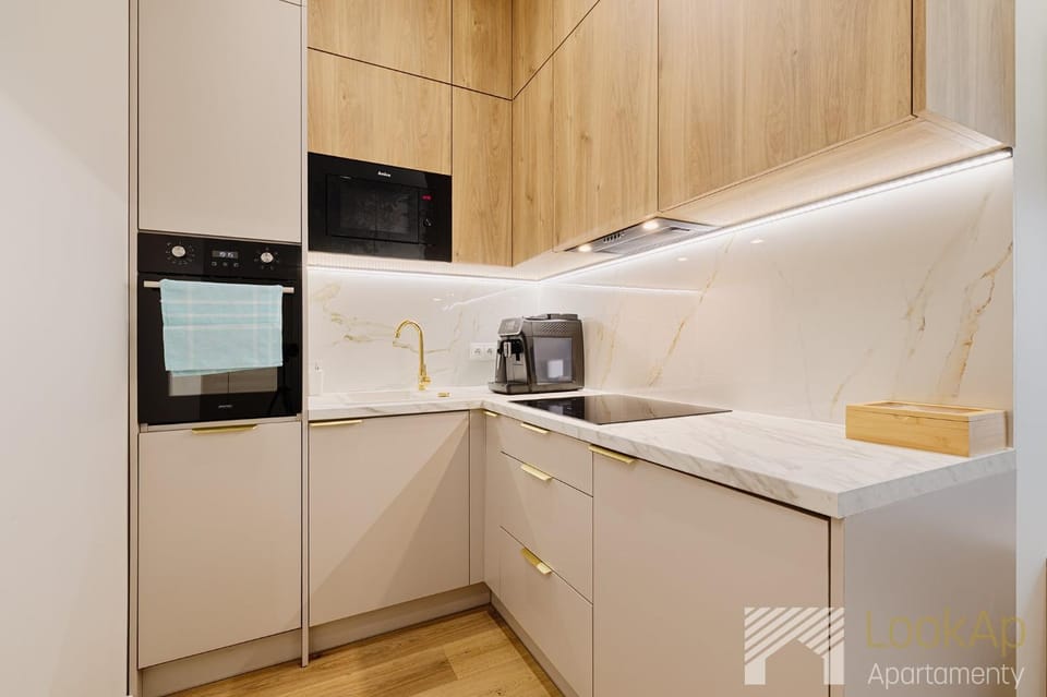 Kitchen or kitchenette, oven, stove