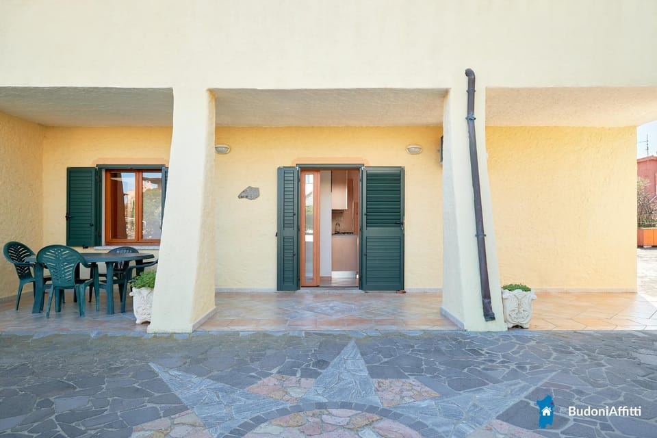 Patio, Dining area