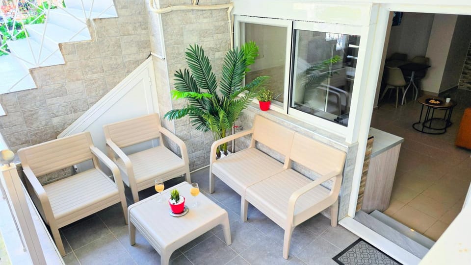 Patio, Balcony/Terrace
