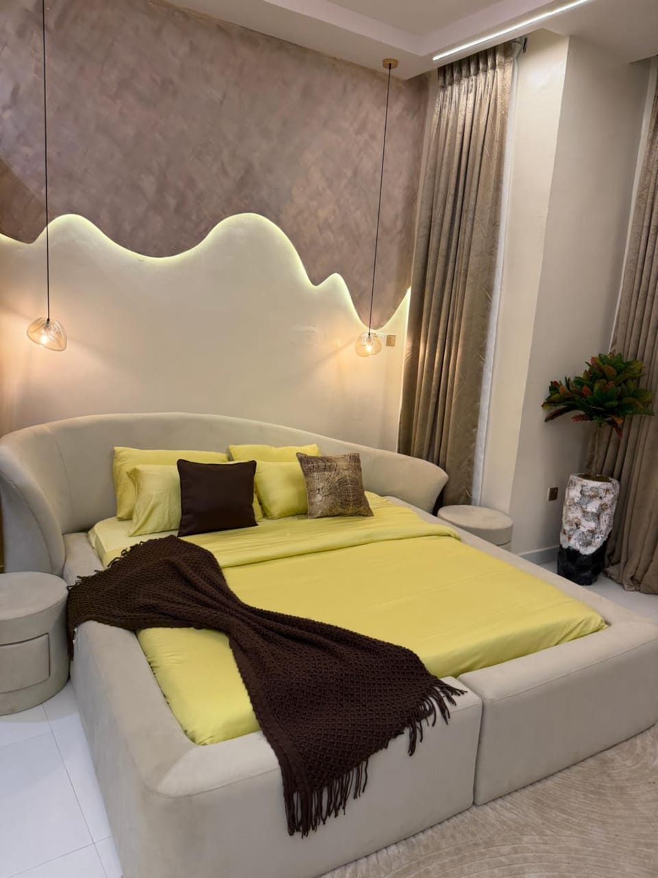 Bed, TV and multimedia, Bedroom, air conditioner