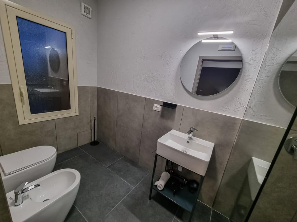 Shower, Toilet, Bathroom, bidet