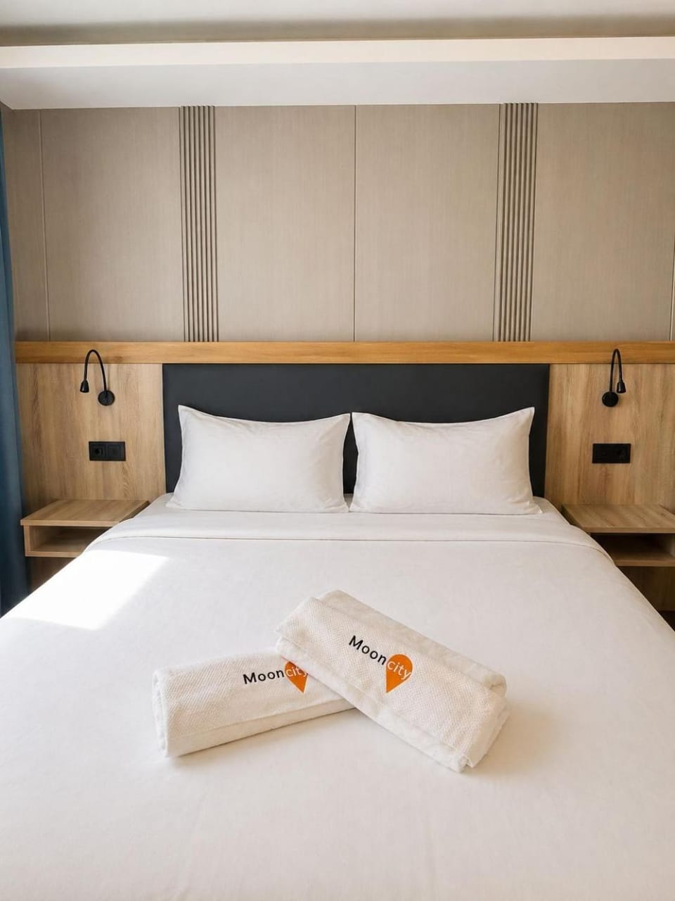 Mooncity Hotel & Boardinghouse Düsseldorf Hotel in Neuss