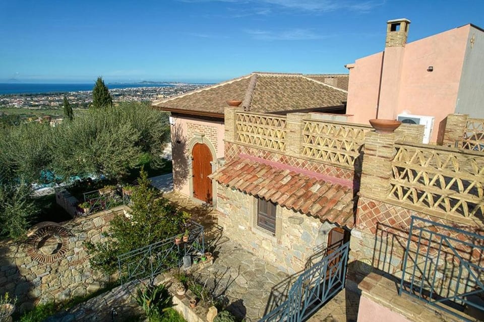 Anticuum Gimnasium - Luxury Holiday Villa Sicily with swimming pool Villa in Barcellona Pozzo di Gotto