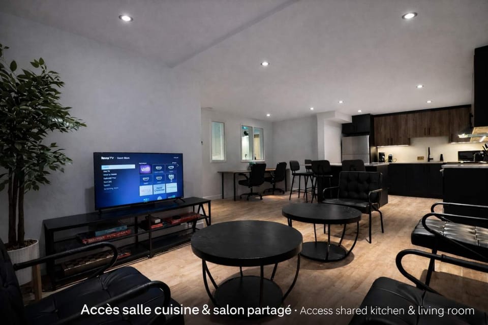 Communal lounge/ TV room