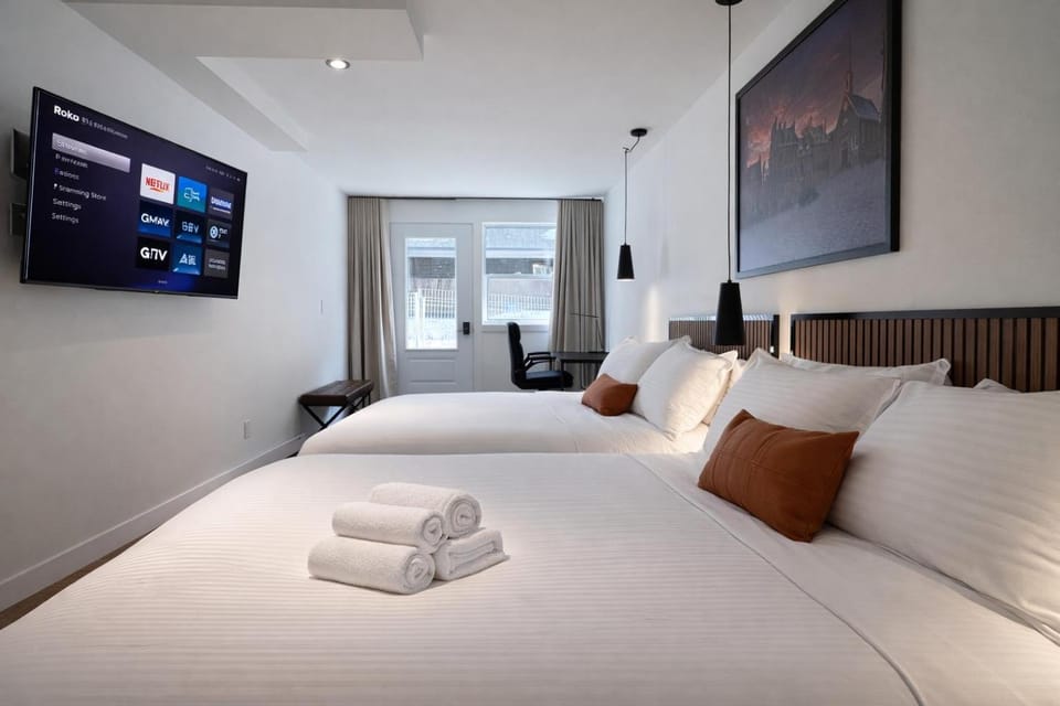 Suite with 2 Queen Beds Downtown Quebec City Hotel in Quebec City