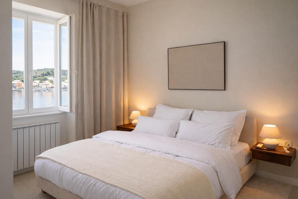 The Wave Seafront Apartment Vis Apartment in Vis