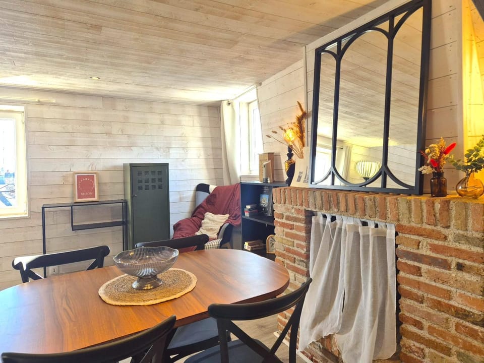 Les Toits de Laon - Parvis de la Cathédrale Apartment in Laon