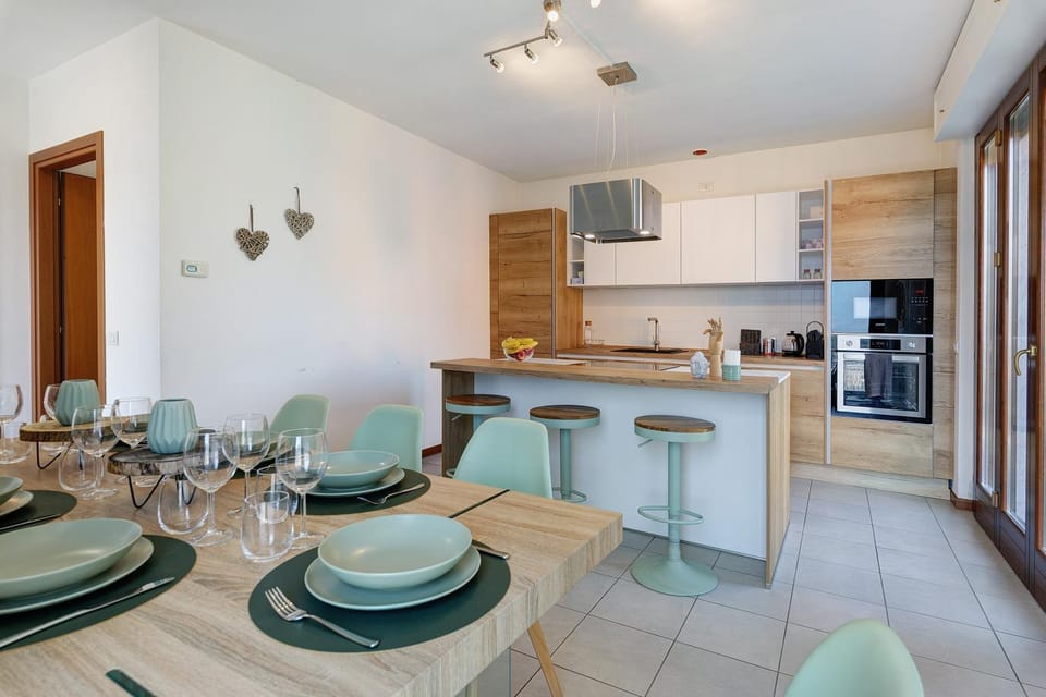 Property building, Kitchen or kitchenette, Living room