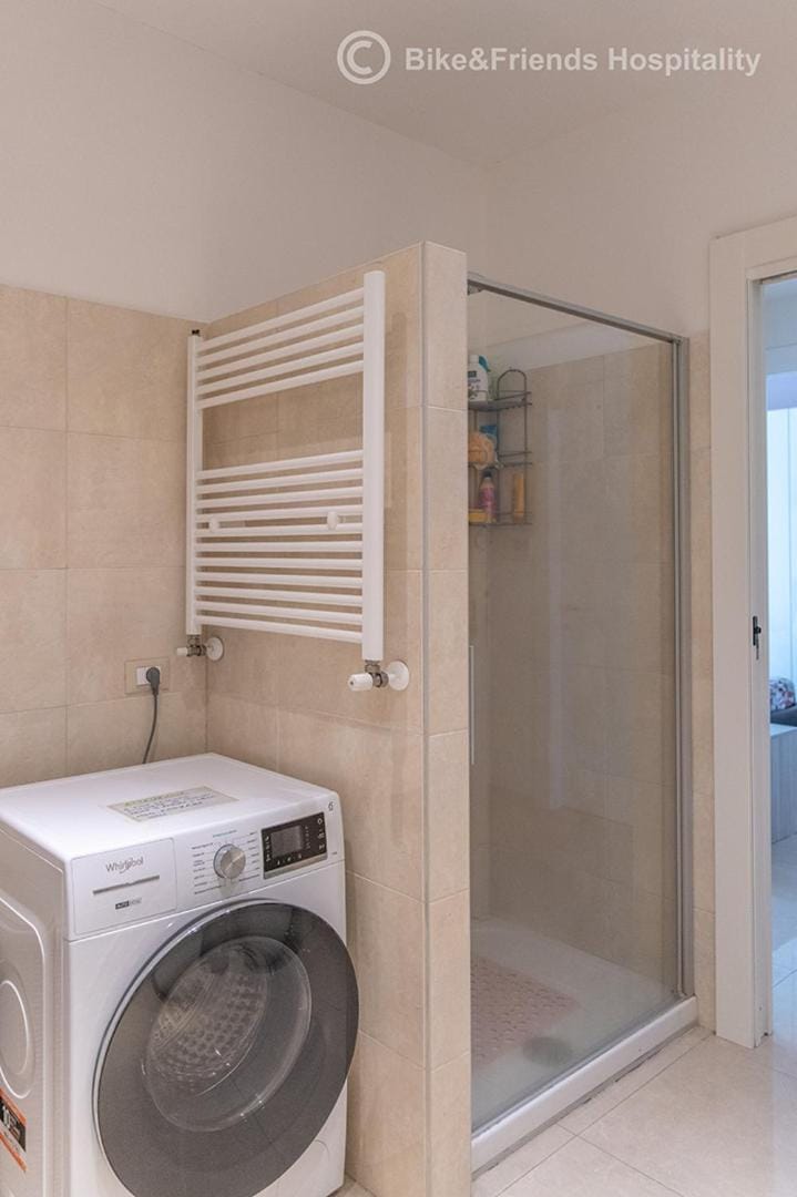 Bathroom, washing machine