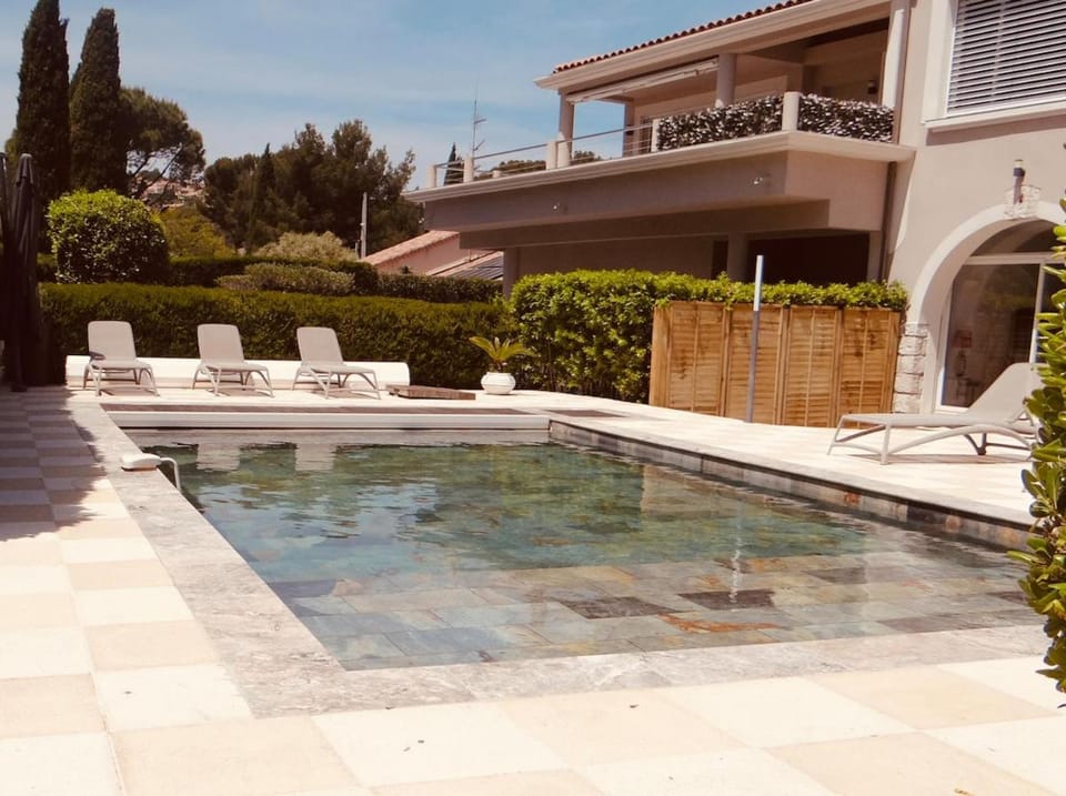 Villa secrète classée 4 étoiles entre vignes & calanques Villa in Cassis