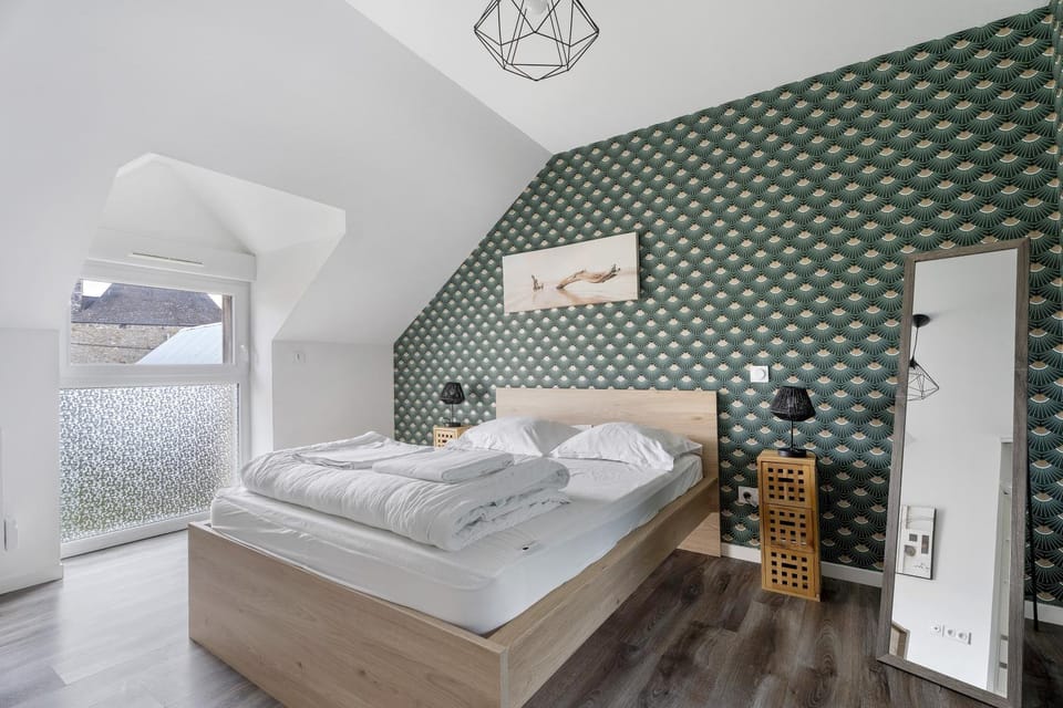 Property building, Living room, Bedroom