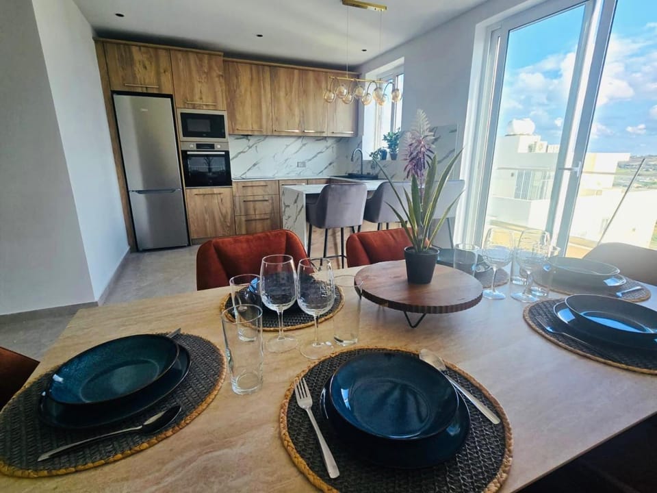 Panoramic Sea & Valley View 2BR Apartment in Saint Paul's Bay