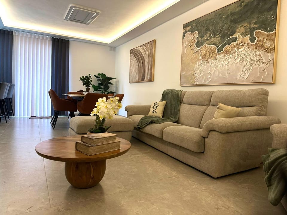 Panoramic Sea & Valley View 2BR Apartment in Saint Paul's Bay