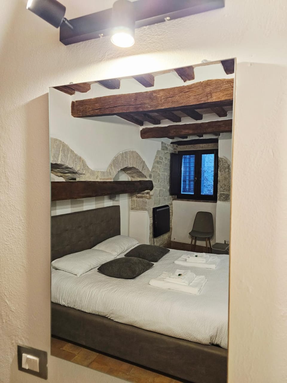 Bedroom, air conditioner