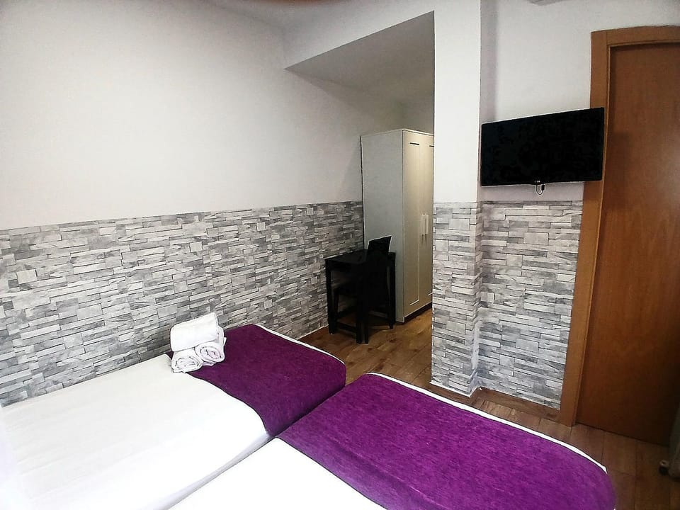 Bed, TV and multimedia, Other, wardrobe