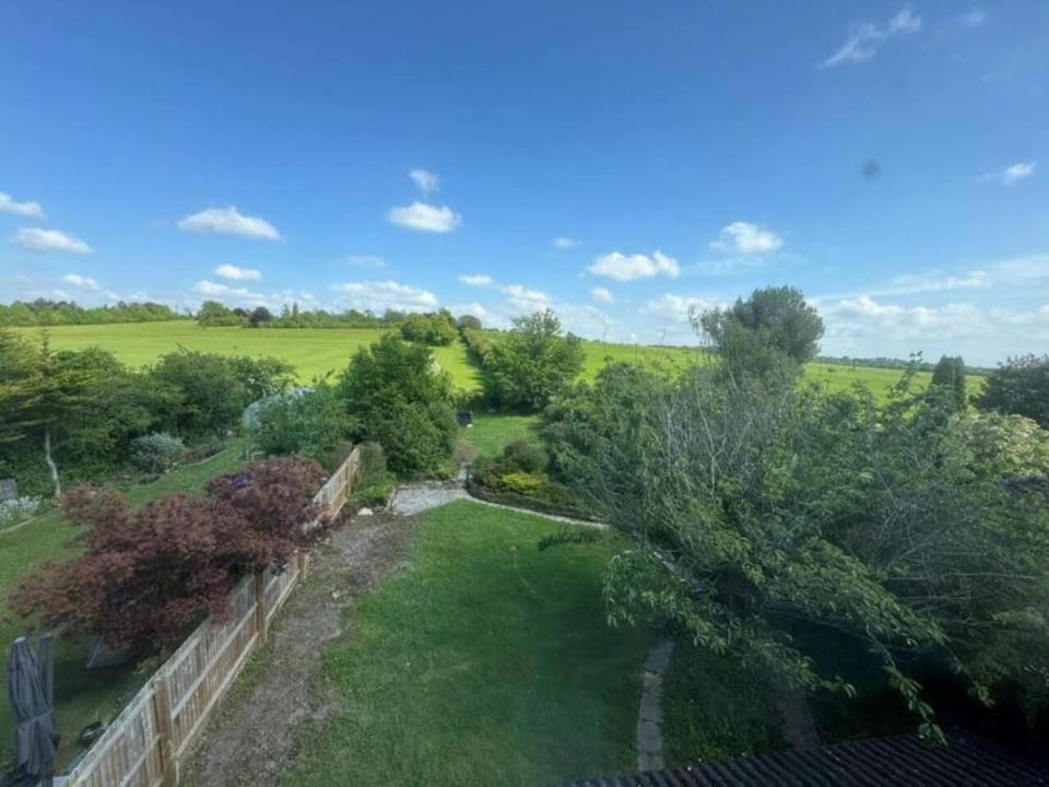 Spacious family retreat - walk to Addenbrookes House in Cambridge