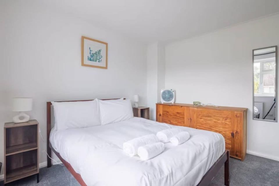 Spacious family retreat - walk to Addenbrookes House in Cambridge