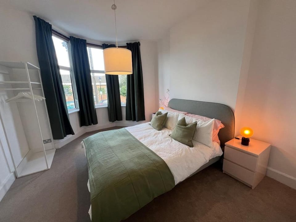 Spacious Maisonette in Lovely south London Zone 2 Apartment in London Borough of Southwark