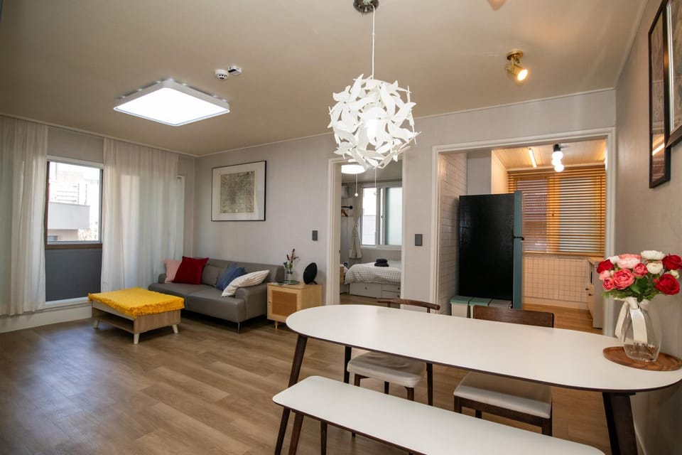 Living room, Dining area