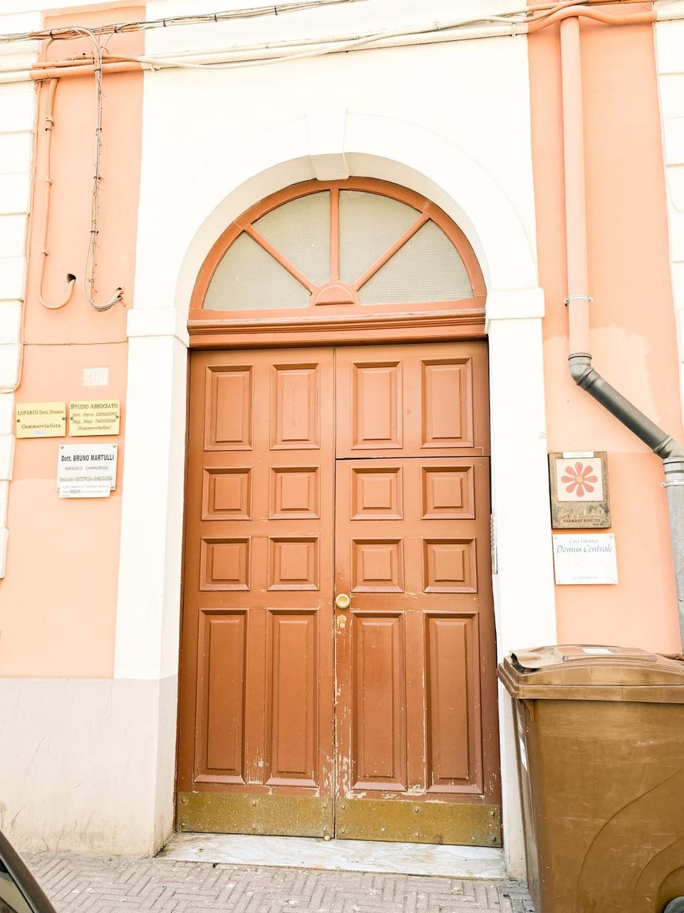 Facade/entrance, Internal: Not applicable to any particular room