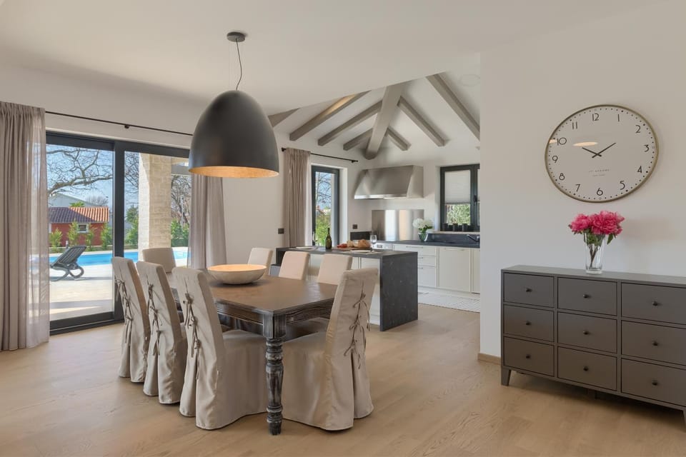 Seating area, Dining area, Pool view, kitchen