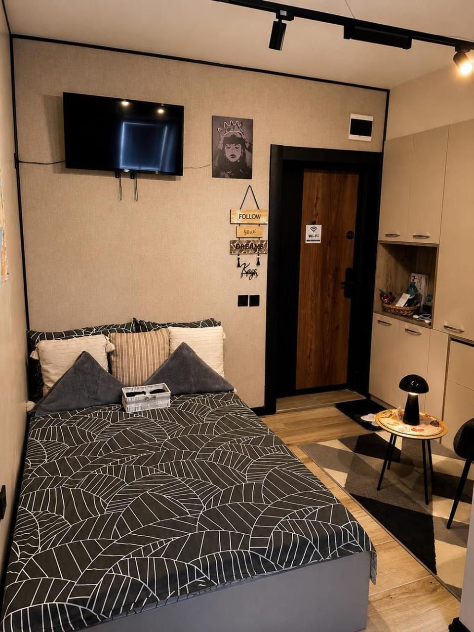 Photo of the whole room