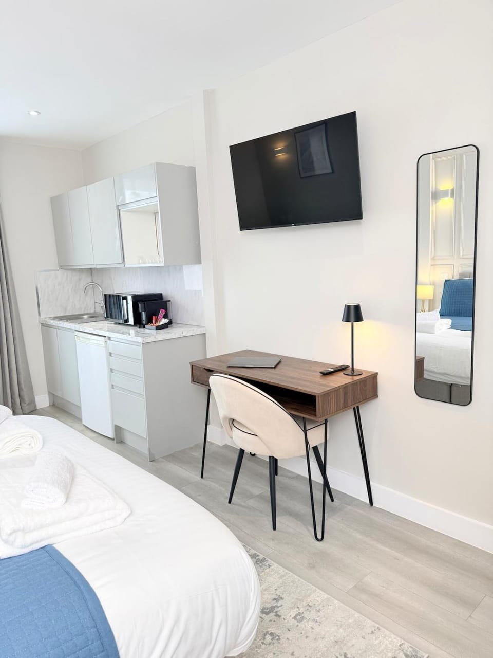 TV and multimedia, Kitchen or kitchenette, Bedroom