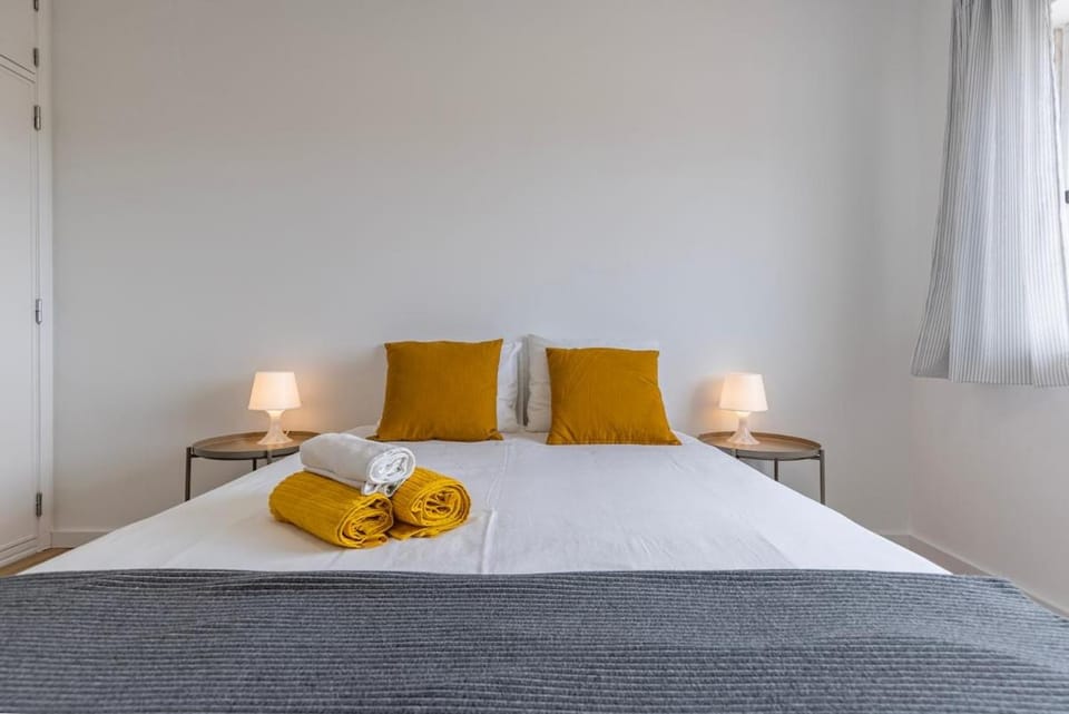 Carcavelos Sun Apartment By Staycalm Apartment in Carcavelos