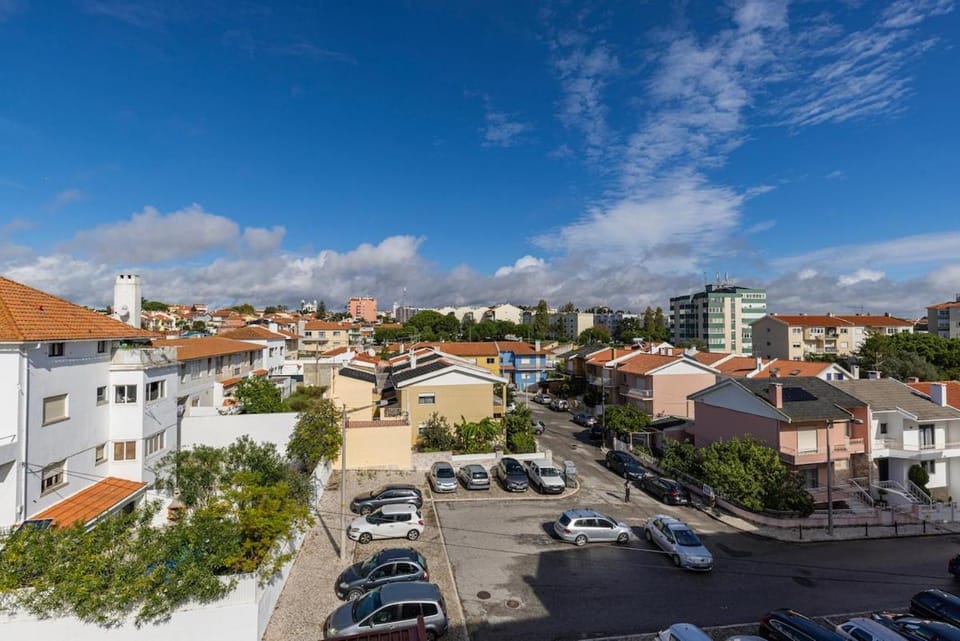Carcavelos Sun Apartment By Staycalm Apartment in Carcavelos