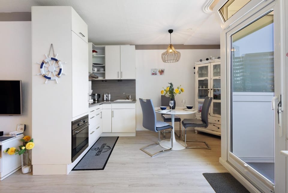 Property building, Kitchen or kitchenette, Living room