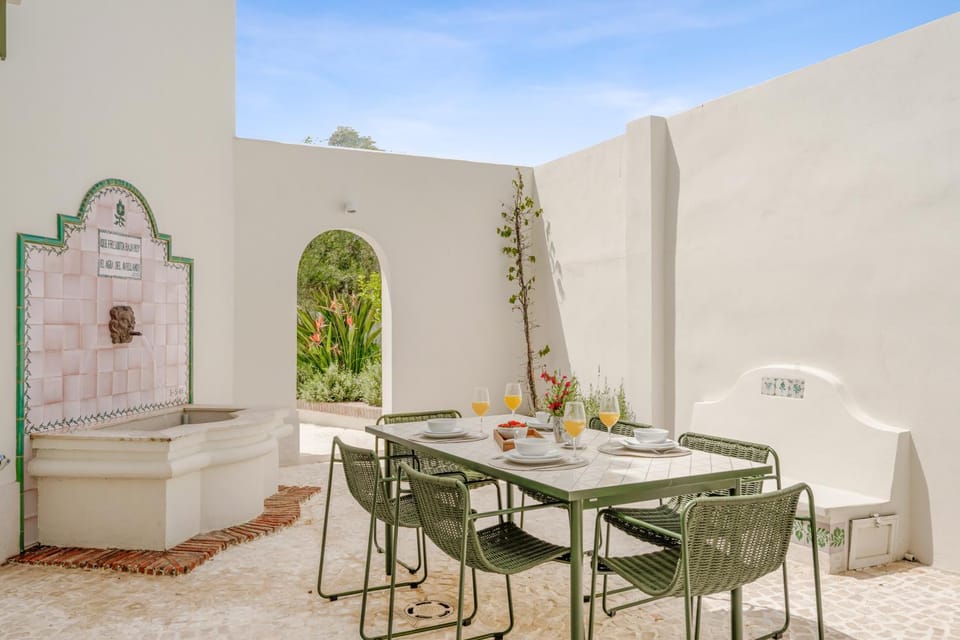 Patio, Breakfast