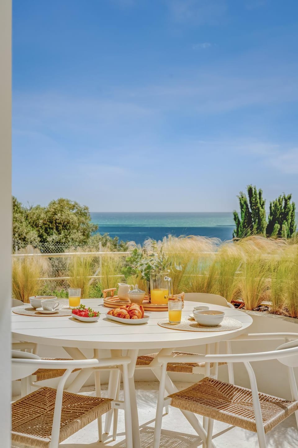 Property building, Breakfast